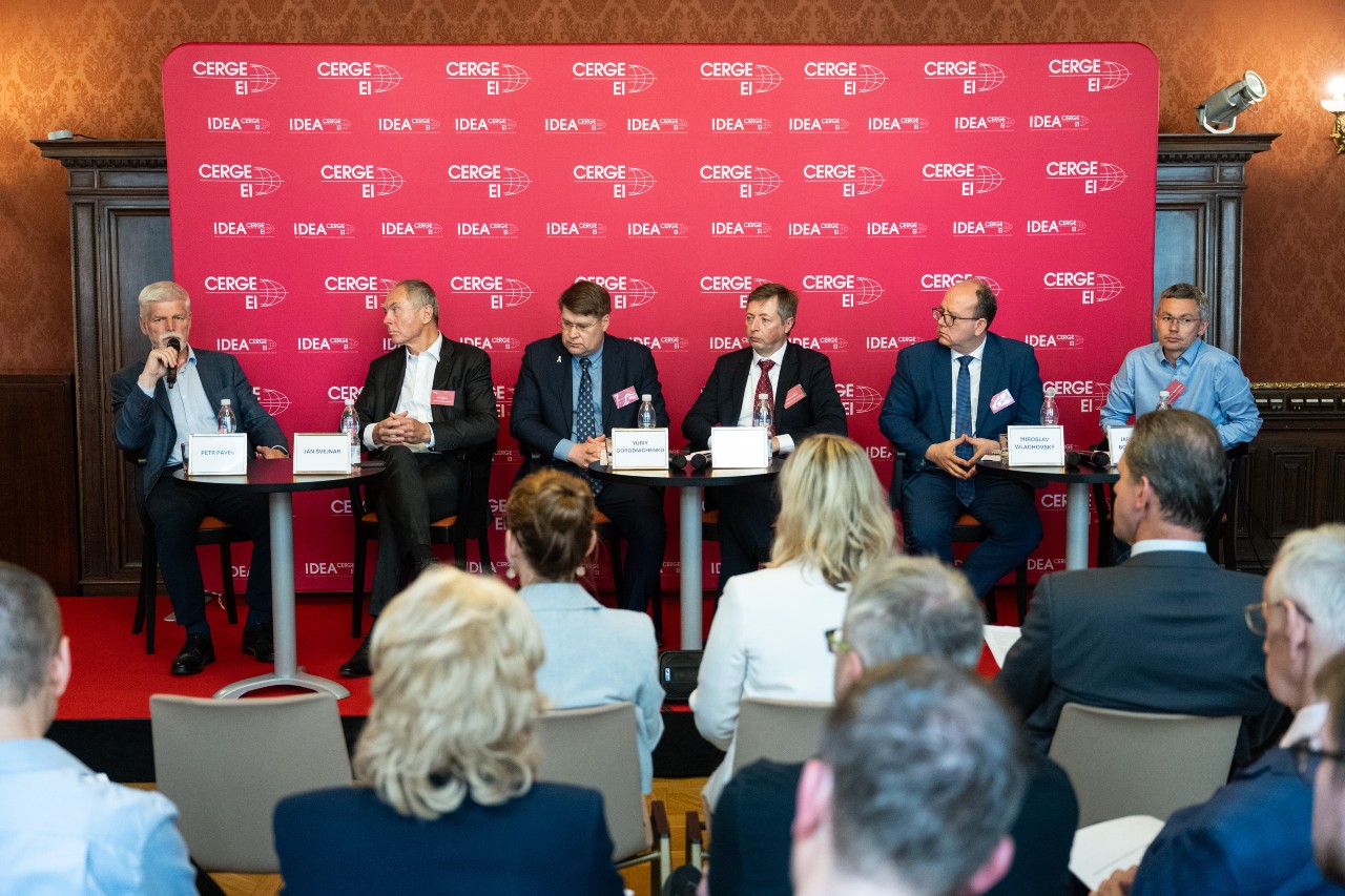 round table small